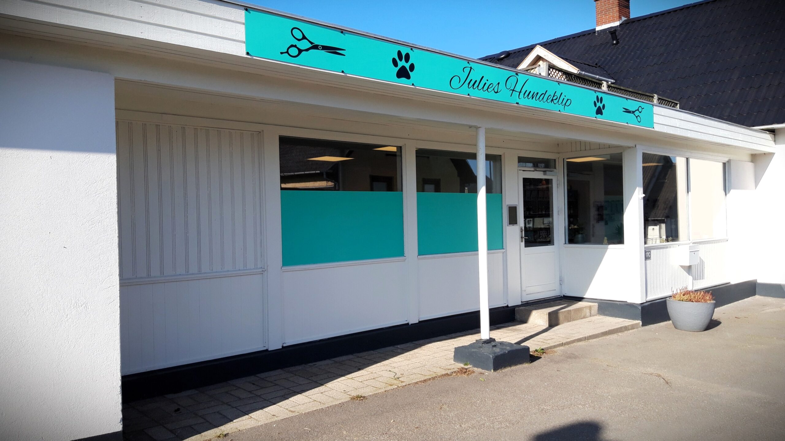 Velkommen hos Julies Hundeklip og Hundesalon - julieshundeklip.dk